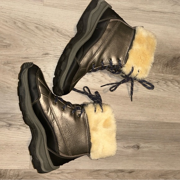 Clarks Silver and Black Winter Rain Boots - Picture 6 of 7